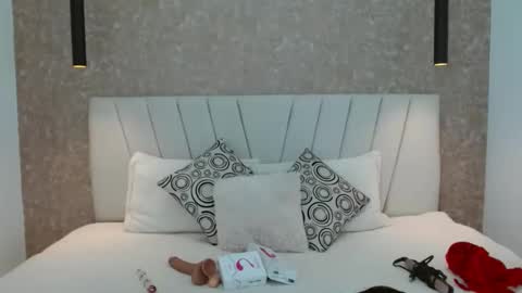 Abby 19 years online show from 02-16-25, 05:15