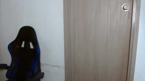 Snapshot of chloe_brownn1 chatting on 06-21-26, 05:59 Abby 19 years online show from 06-21-26, 05:59