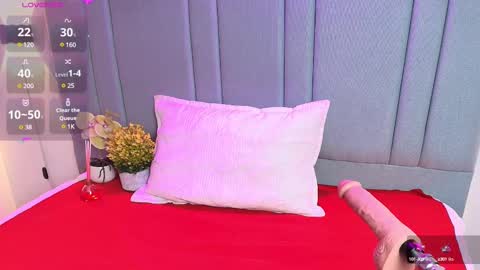 Snapshot of chloe_cherry21 chatting on 02-14-25, 05:51 chloe cherry21 online show from 02-14-25, 05:51