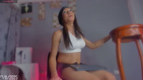 Snapshot of chloe_cooperr chatting on 11-28-25, 03:31 chloe_cooperr online show from 11-28-25, 03:31