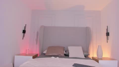 Chloe online show from 11-17-25, 12:44