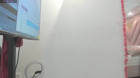 Chloe online show from 06-18-26, 11:25