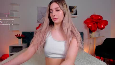 Snapshot of chloe_lov_ chatting on 02-11-25, 04:01 Chloe Lov GTM2 Mon Tue Thu Sat Sun 0400am - 1030m online show from 02-11-25, 04:01