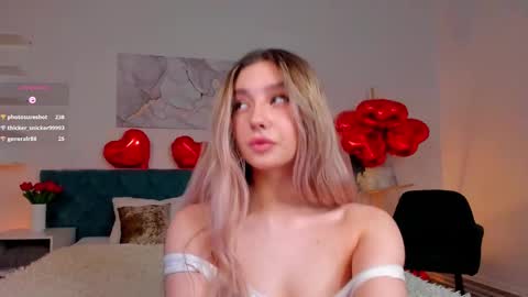 Snapshot of chloe_lov_ chatting on 02-13-25, 04:22 Chloe Lov GTM2 Mon Tue Thu Sat Sun 0400am - 1030m online show from 02-13-25, 04:22