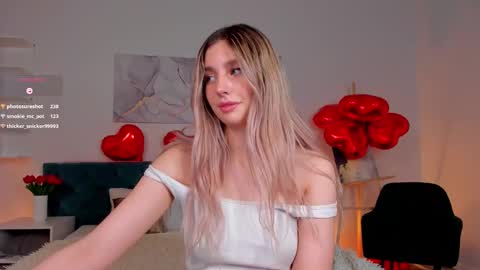 Snapshot of chloe_lov_ chatting on 02-13-25, 07:24 Chloe Lov GTM2 Mon Tue Thu Sat Sun 0400am - 1030m online show from 02-13-25, 07:24