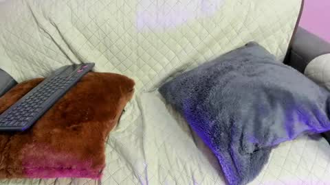 Snapshot of chloe_madisson chatting on 02-22-25, 05:02 chloe online show from 02-22-25, 05:02