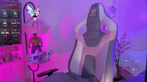 CLOE  online show from 11-25-25, 05:57