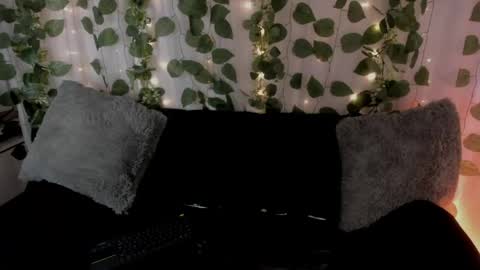 Snapshot of chloe_petite2 chatting on 04-23-26, 12:29 Chloe online show from 04-23-26, 12:29