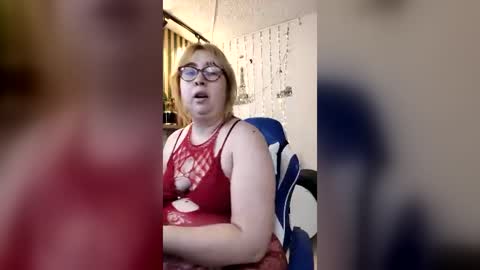 Snapshot of chloe_prg chatting on 06-14-26, 01:58 chloe_prg online show from 06-14-26, 01:58