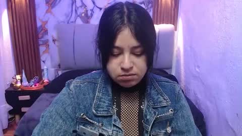 Snapshot of chloe_smith5 chatting on 12-22-25, 01:19 chloe_smith5 online show from 12-22-25, 01:19