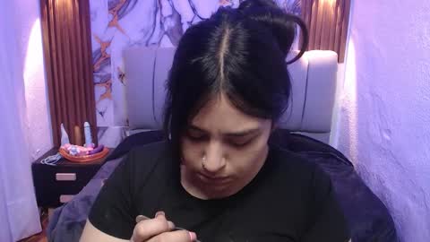 Snapshot of chloe_smith5 chatting on 01-06-26, 01:26 chloe_smith5 online show from 01-06-26, 01:26