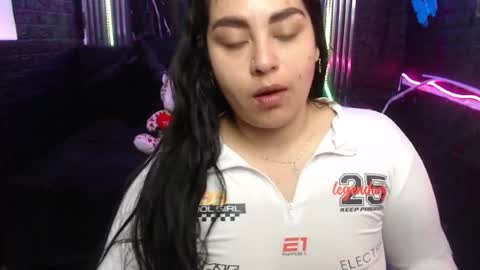 Snapshot of chloe_smith5 chatting on 04-14-26, 01:17 chloe_smith5 online show from 04-14-26, 01:17