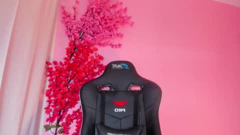 Chloe Miller  online show from 12-21-25, 04:41