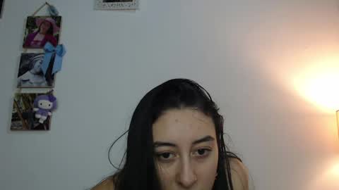 Snapshot of chloe_vahos chatting on 05-28-26, 09:23 Chloe online show from 05-28-26, 09:23