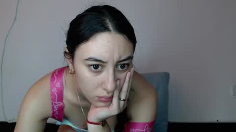 Snapshot of chloe_vahos chatting on 06-11-26, 03:10 Chloe online show from 06-11-26, 03:10