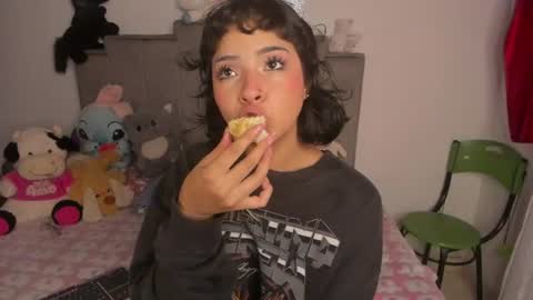Snapshot of chloe_watson_ chatting on 07-05-26, 04:19 online show from 07-05-26, 04:19
