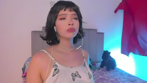 Snapshot of chloe_watson_ chatting on 07-23-26, 02:37 online show from 07-23-26, 02:37