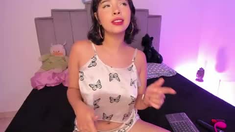 Snapshot of chloe_watson_ chatting on 07-28-26, 06:42 online show from 07-28-26, 06:42