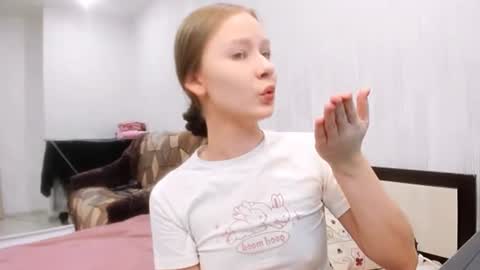 Snapshot of chloe_wifey chatting on 11-22-25, 11:53 chloe wifey online show from 11-22-25, 11:53