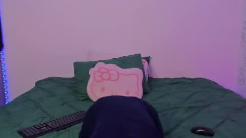Snapshot of chloeaddamss chatting on 06-14-26, 04:25 3 online show from 06-14-26, 04:25