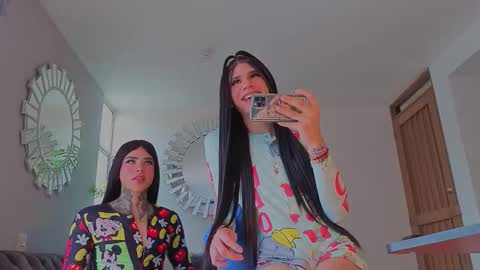 Im Chloe    independent account      online show from 02-13-26, 02:57