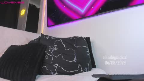 Snapshot of chloebigcockxx chatting on 05-05-26, 03:36 Im Chloe independent account online show from 05-05-26, 03:36