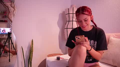 Snapshot of chloebritto chatting on 06-28-26, 04:46 cloe online show from 06-28-26, 04:46