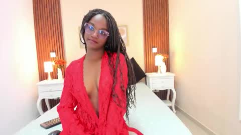 CHLOE online show from 02-11-26, 12:10