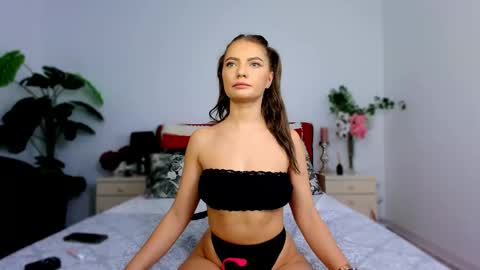 Snapshot of chloecheryy chatting on 11-06-25, 06:03 Chloe online show from 11-06-25, 06:03