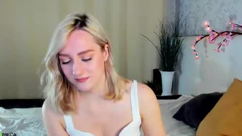 Chloe Deccker online show from 06-11-26, 01:05