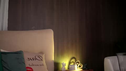 chloedevinex online show from 10-02-25, 04:08