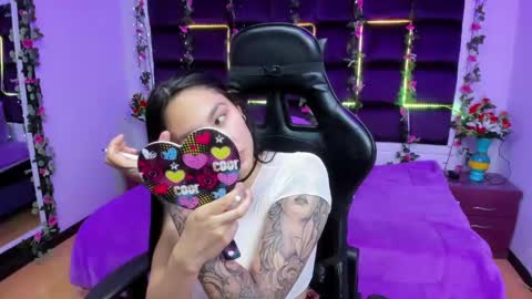 ChloeeThompson online show from 02-18-25, 02:59