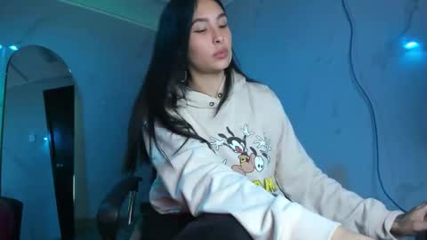 ChloeeThompson online show from 09-10-25, 03:17