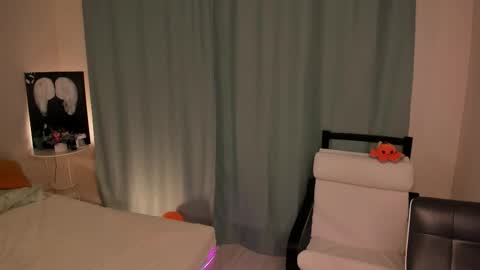 Chloe online show from 11-15-25, 12:34