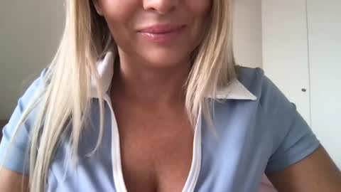 Snapshot of chloefree chatting on 07-23-26, 02:04 Chloe online show from 07-23-26, 02:04