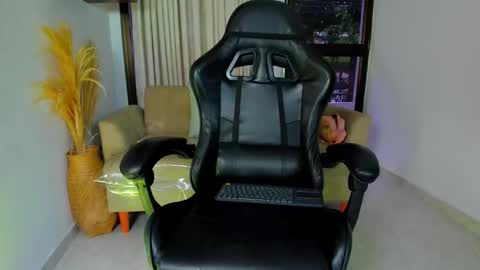 chloegils online show from 10-29-25, 12:40