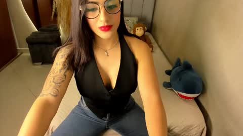 Laura  independent model online show from 10-06-25, 12:52