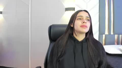 Snapshot of chloeharper_ chatting on 06-20-26, 11:46 Chloe Harper online show from 06-20-26, 11:46