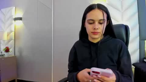 Snapshot of chloeharper_ chatting on 06-22-26, 11:40 Chloe Harper online show from 06-22-26, 11:40