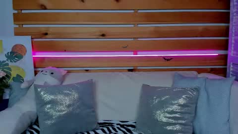 Chloe online show from 11-15-25, 01:25