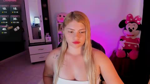 Snapshot of chloejones__ chatting on 03-07-25, 08:55 Chloee online show from 03-07-25, 08:55