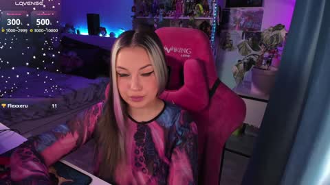 Snapshot of chloekohaku chatting on 12-18-24, 03:26 ChloeKohaku online show from 12-18-24, 03:26