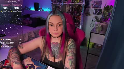 Snapshot of chloekohaku chatting on 02-06-25, 11:32 ChloeKohaku online show from 02-06-25, 11:32