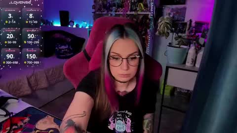 Snapshot of chloekohaku chatting on 02-11-25, 03:18 ChloeKohaku online show from 02-11-25, 03:18