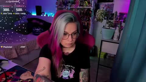 Snapshot of chloekohaku chatting on 02-11-25, 09:42 ChloeKohaku online show from 02-11-25, 09:42