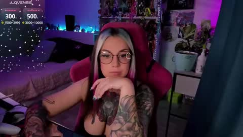 Snapshot of chloekohaku chatting on 02-14-25, 03:43 ChloeKohaku online show from 02-14-25, 03:43