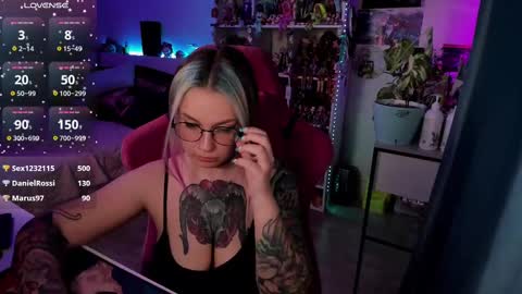 Snapshot of chloekohaku chatting on 02-20-25, 01:51 ChloeKohaku online show from 02-20-25, 01:51