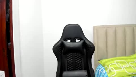 chloemiller   online show from 04-07-26, 11:04