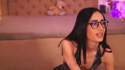 Chlo online show from 03-18-26, 04:26