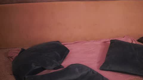 Chlo online show from 03-22-26, 05:44